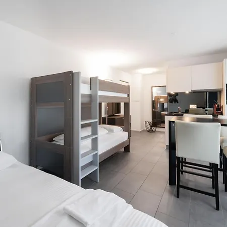 Apart-hotel Rafael 3*